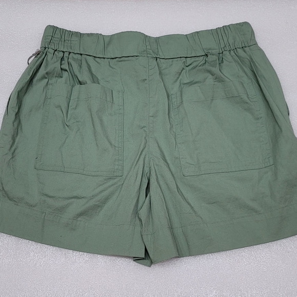 Shorts - Picture 7 of 8